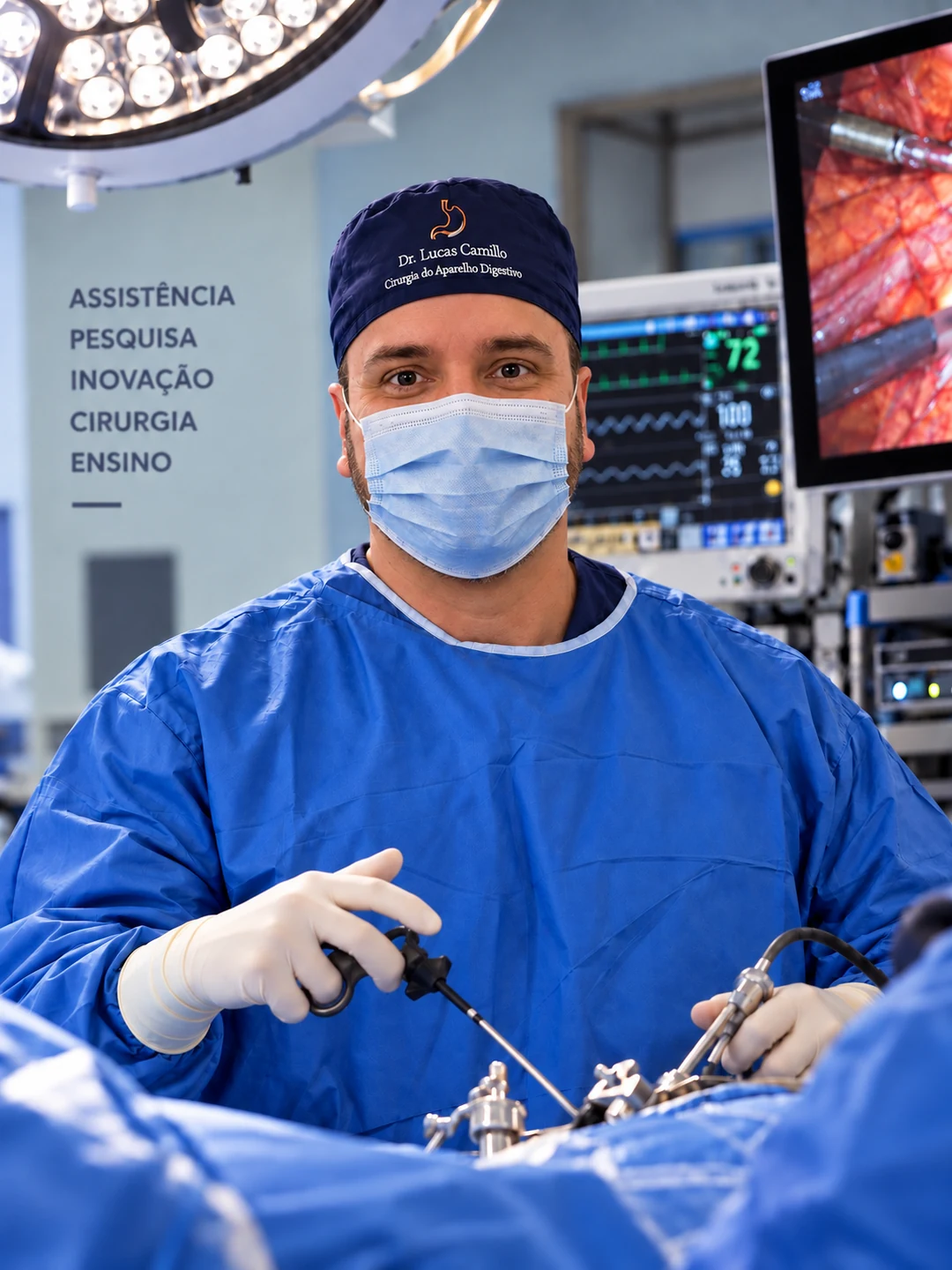 Dr. Lucas Camillo durante procedimento cirúrgico
